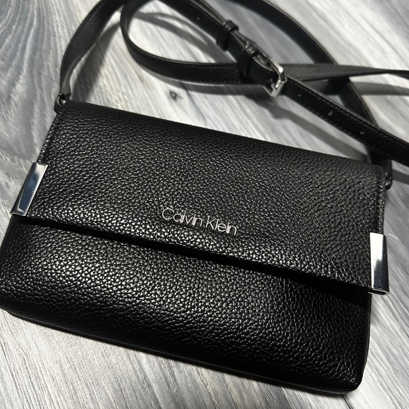 BNWOT Calvin Klein Foldover Flap Crossbody Bag - Picture 2 of 13